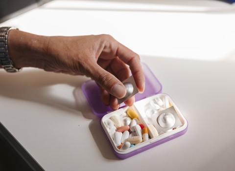 Bild von Podcast «  ΔF508: üses Läbe mit CF» – Therapien und Medikamente