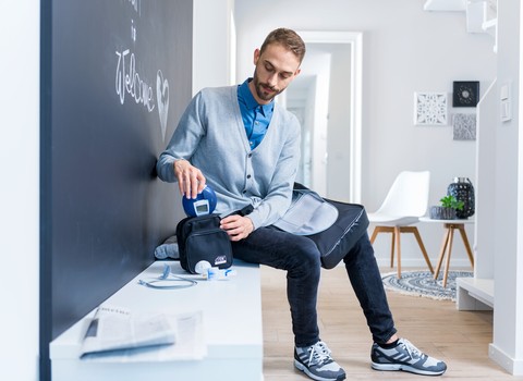 Bild von Neuchâtel–Jura : rencontre avec Pari autour des appareils aérosols